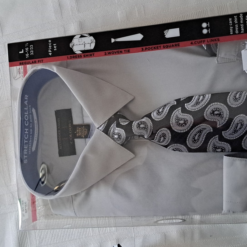 Mens 4 piece dress shirt set Alexander Julian. Large 16-161/2 32/33